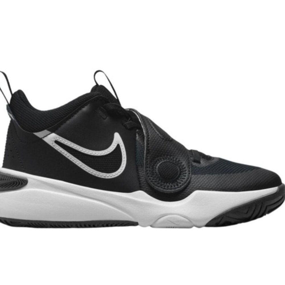 Nike Team Hustle D 11   size 5 youth  new basketball sneakers  shoes youth shoes